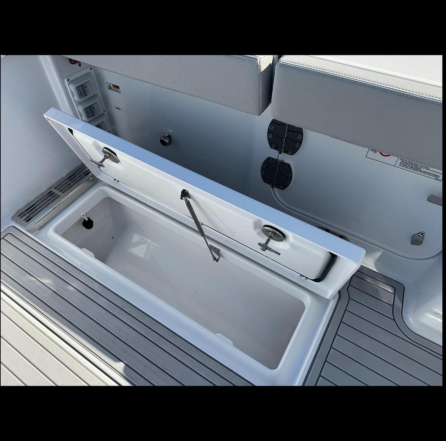 2026 Everglades 367CX