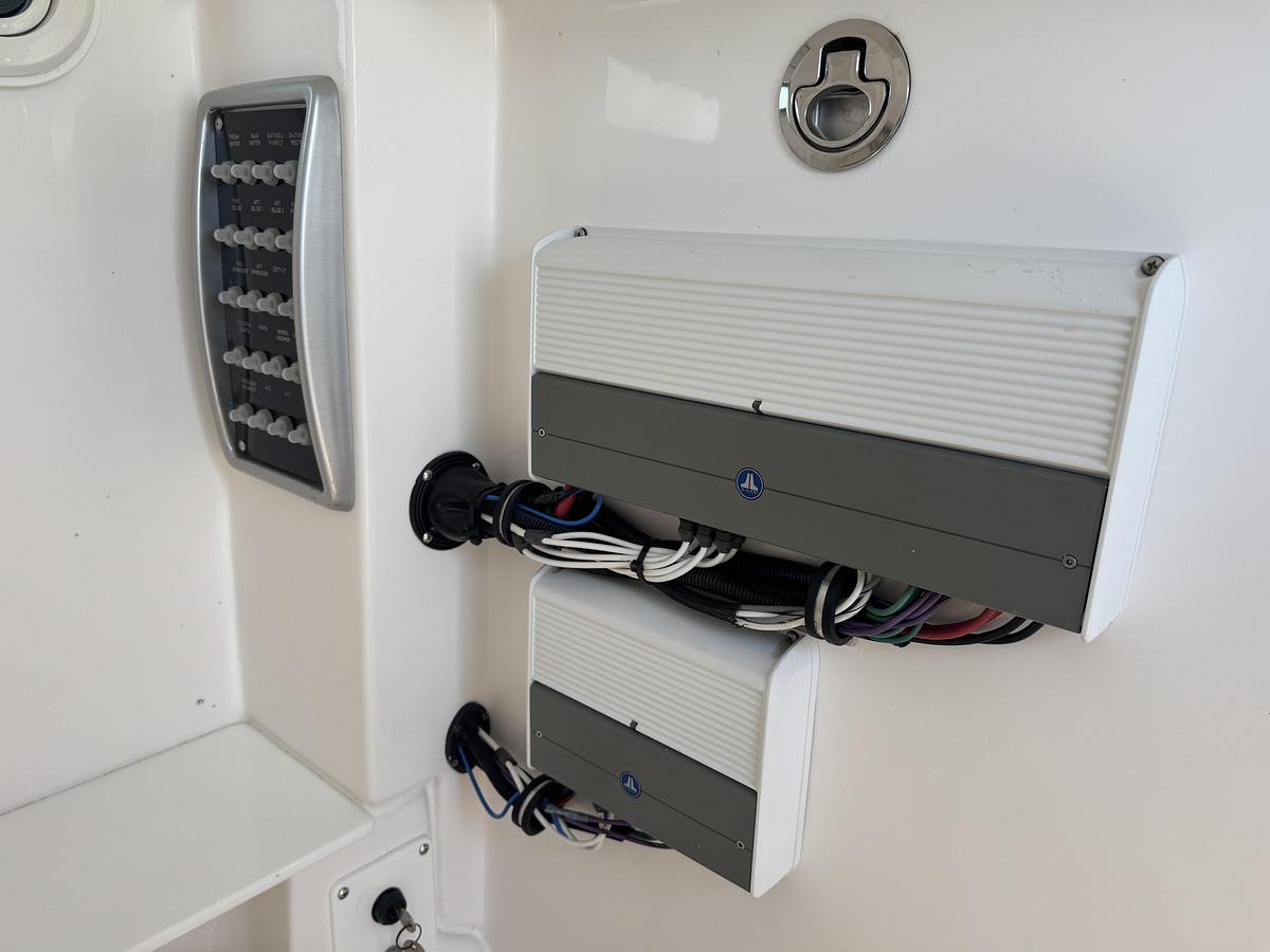 Used 2019 Everglades 295 Center Console