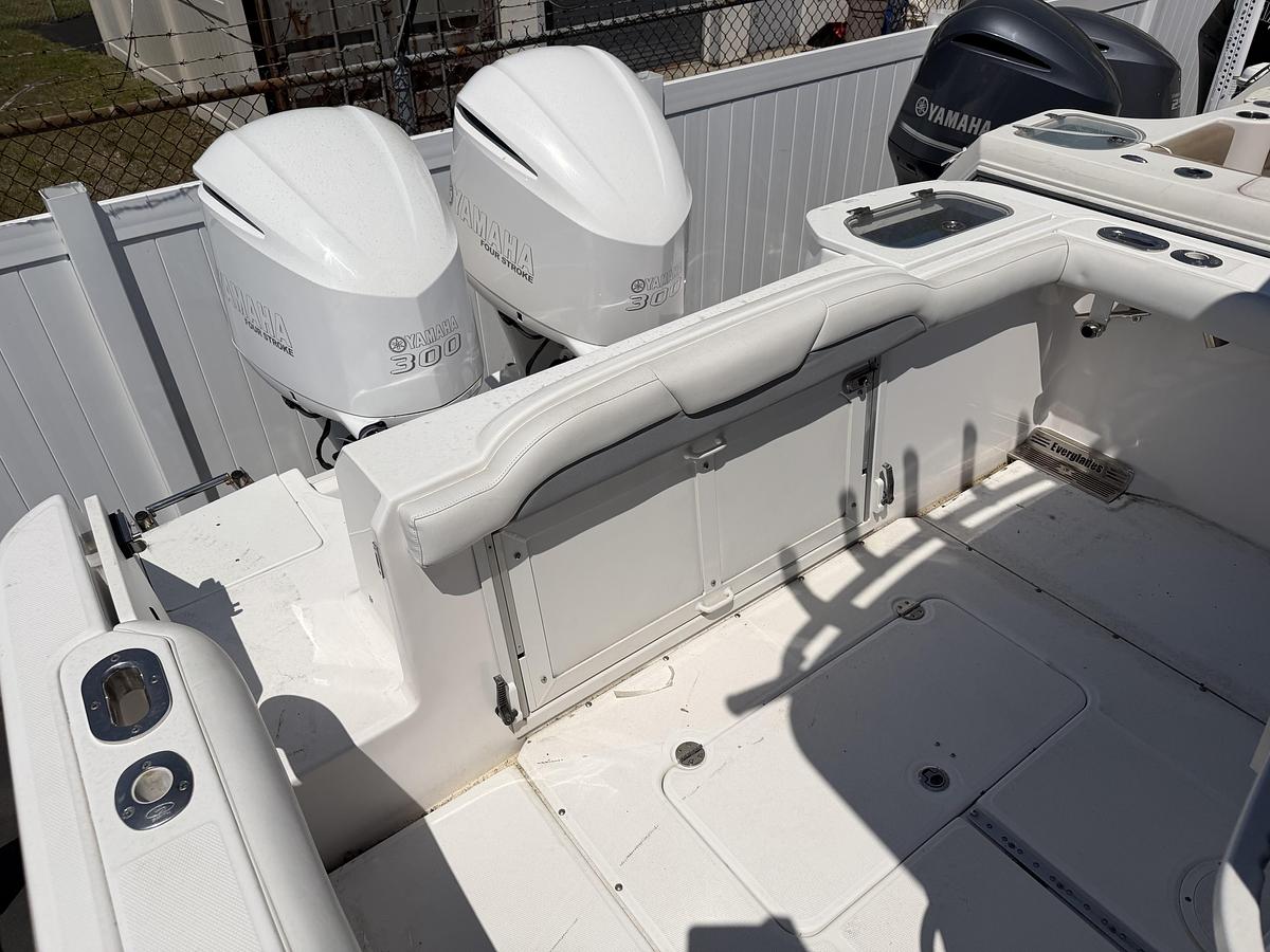 Used 2019 Everglades 295CC