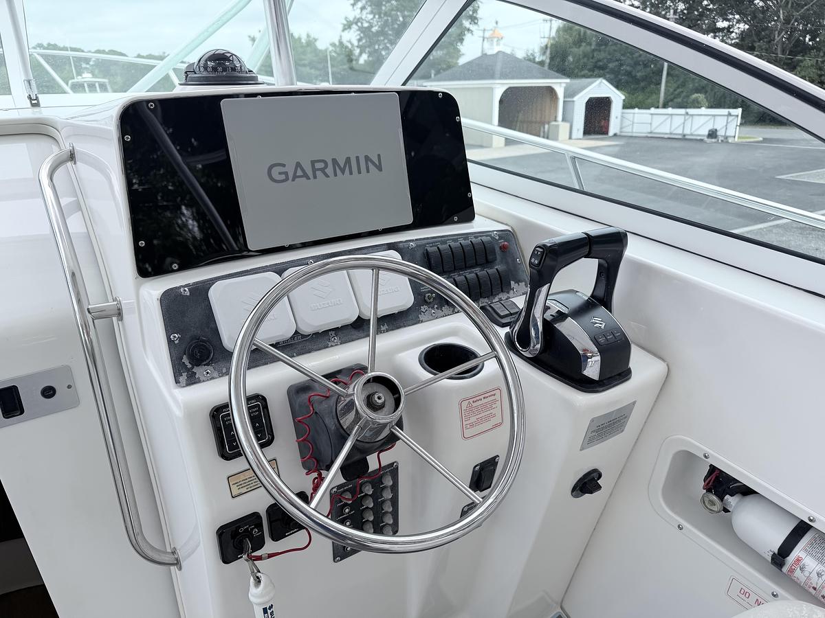 Used 2002 Boston Whaler 295 Conquest