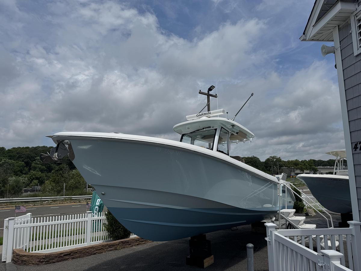 Used 2024 Everglades 315cc