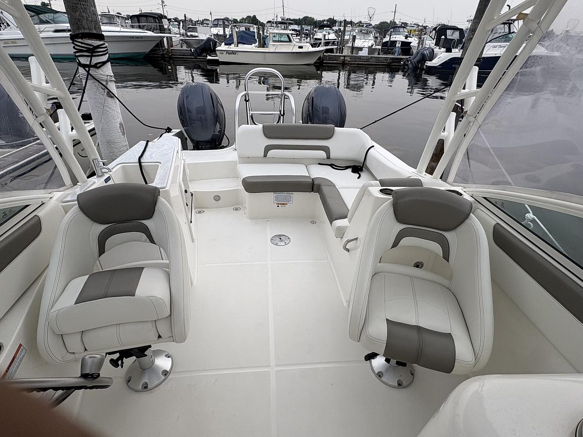 Used 2023 World Cat 230SD