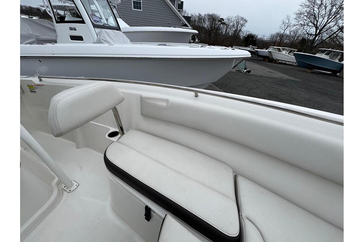 Used 2024 Sailfish 220 CC