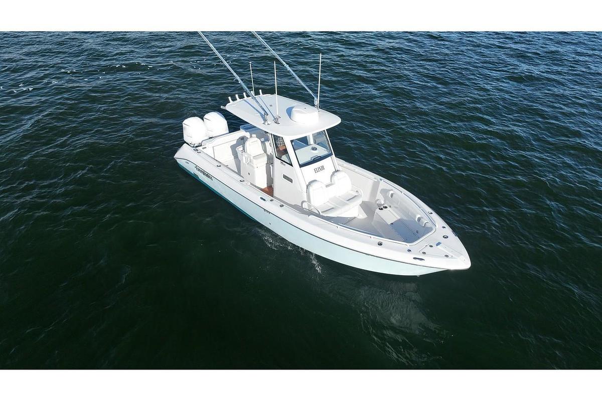 Used 2019 Everglades 295 Center Console
