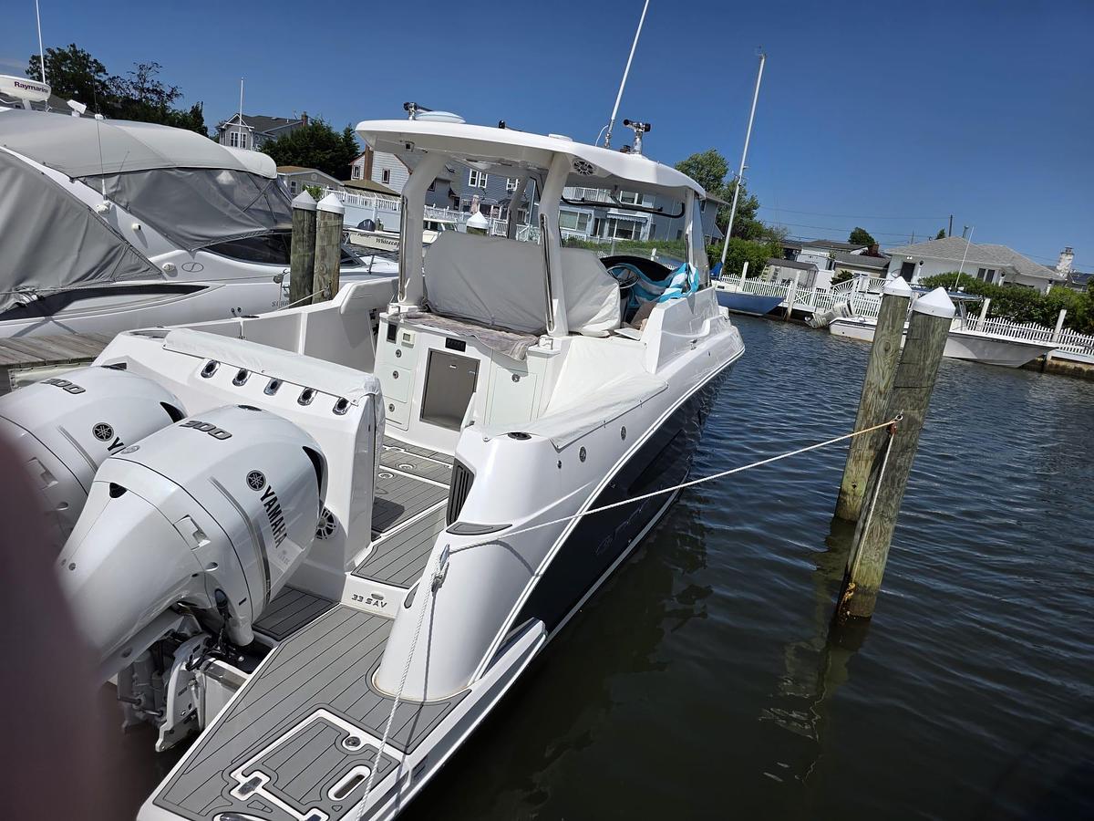 Used 2020 Regal 330SAV