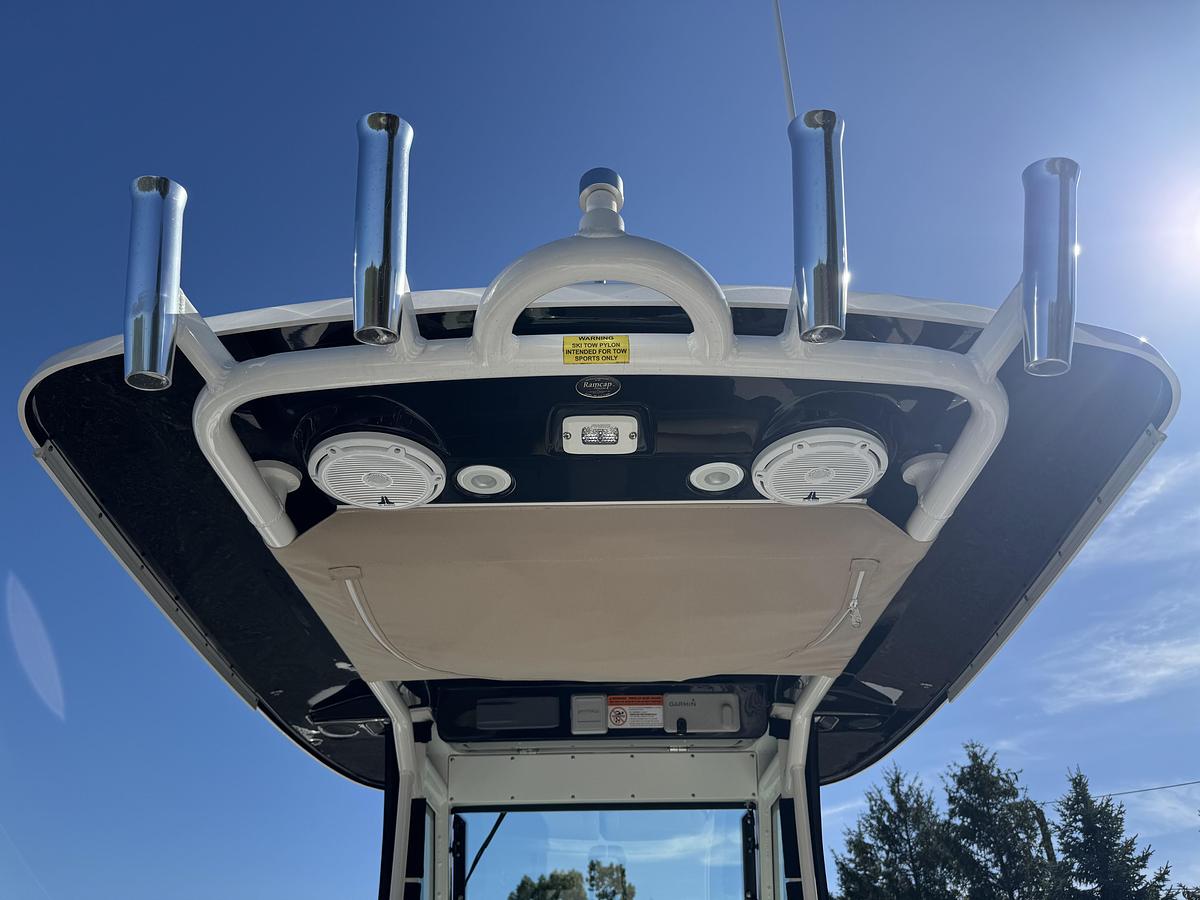 Used 2019 Everglades 273 Center Console