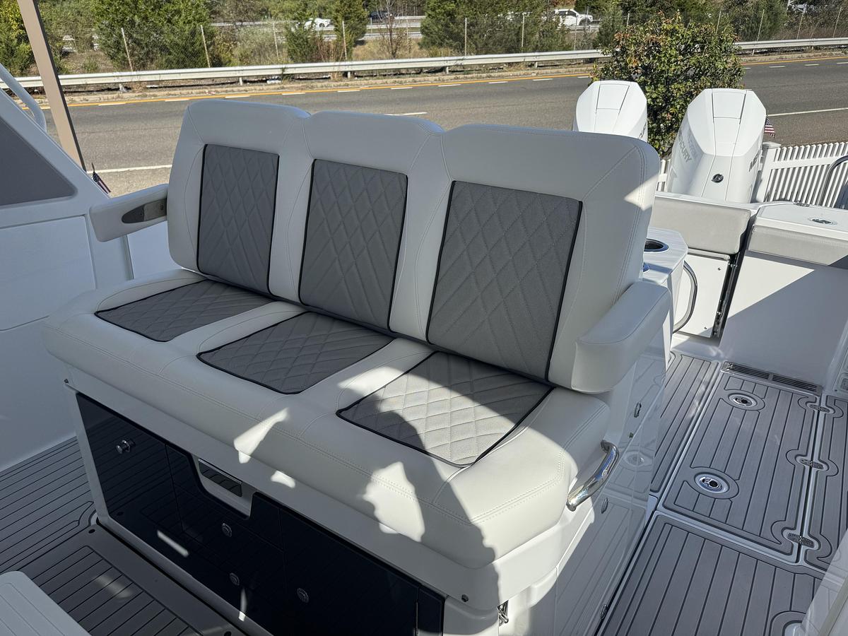 2026 Everglades 367CX