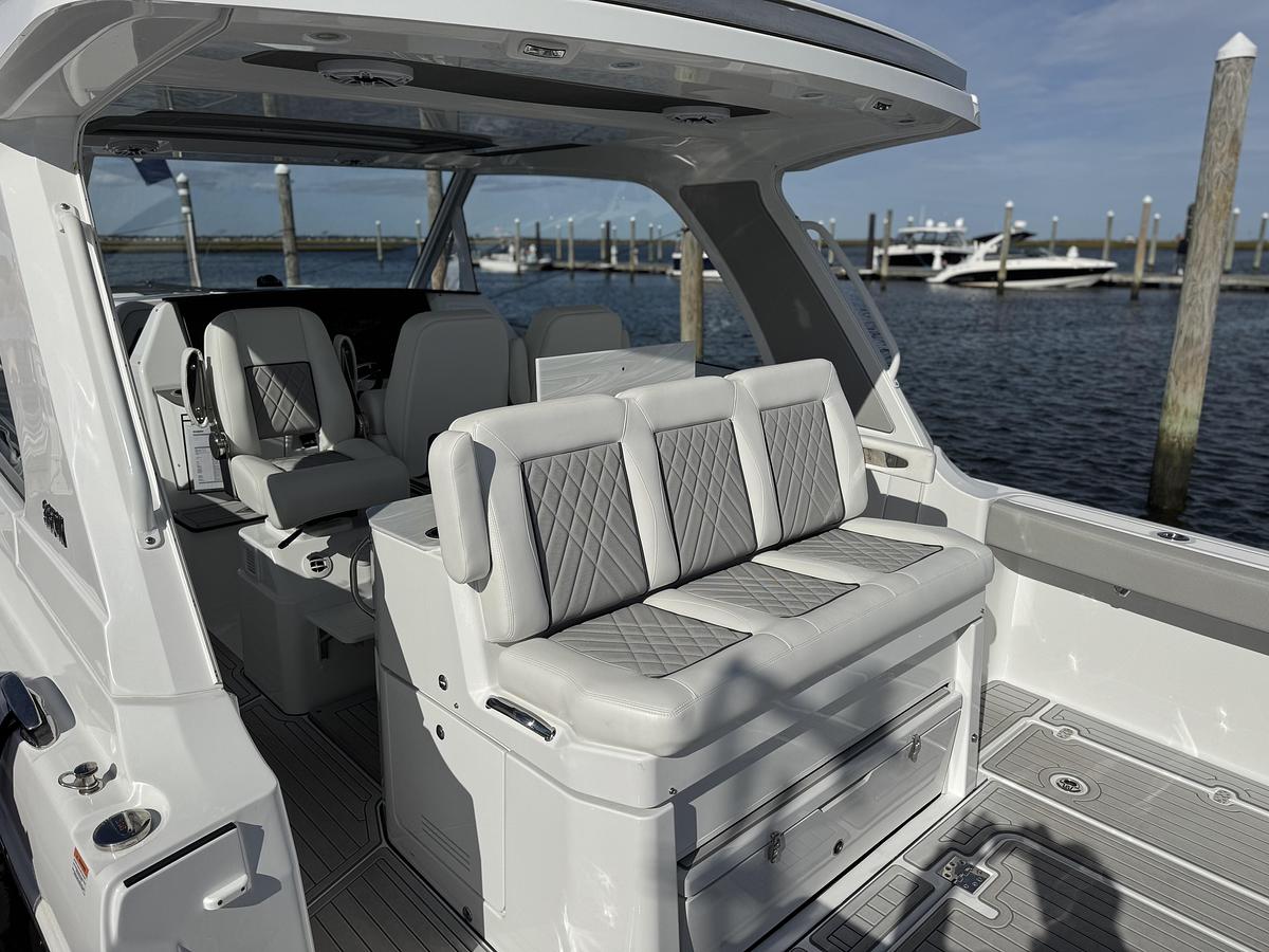 2026 Everglades 367CX