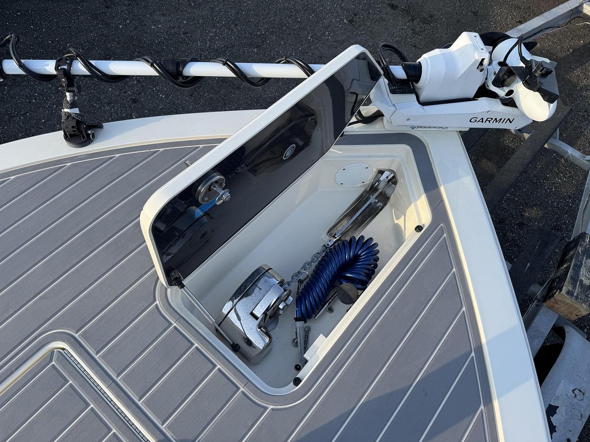 Used 2024 Scout 281 xss Carbon