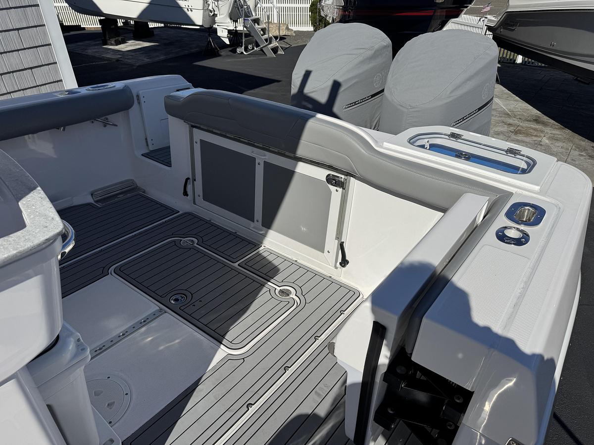 Used 2021 Everglades 295 Center Console