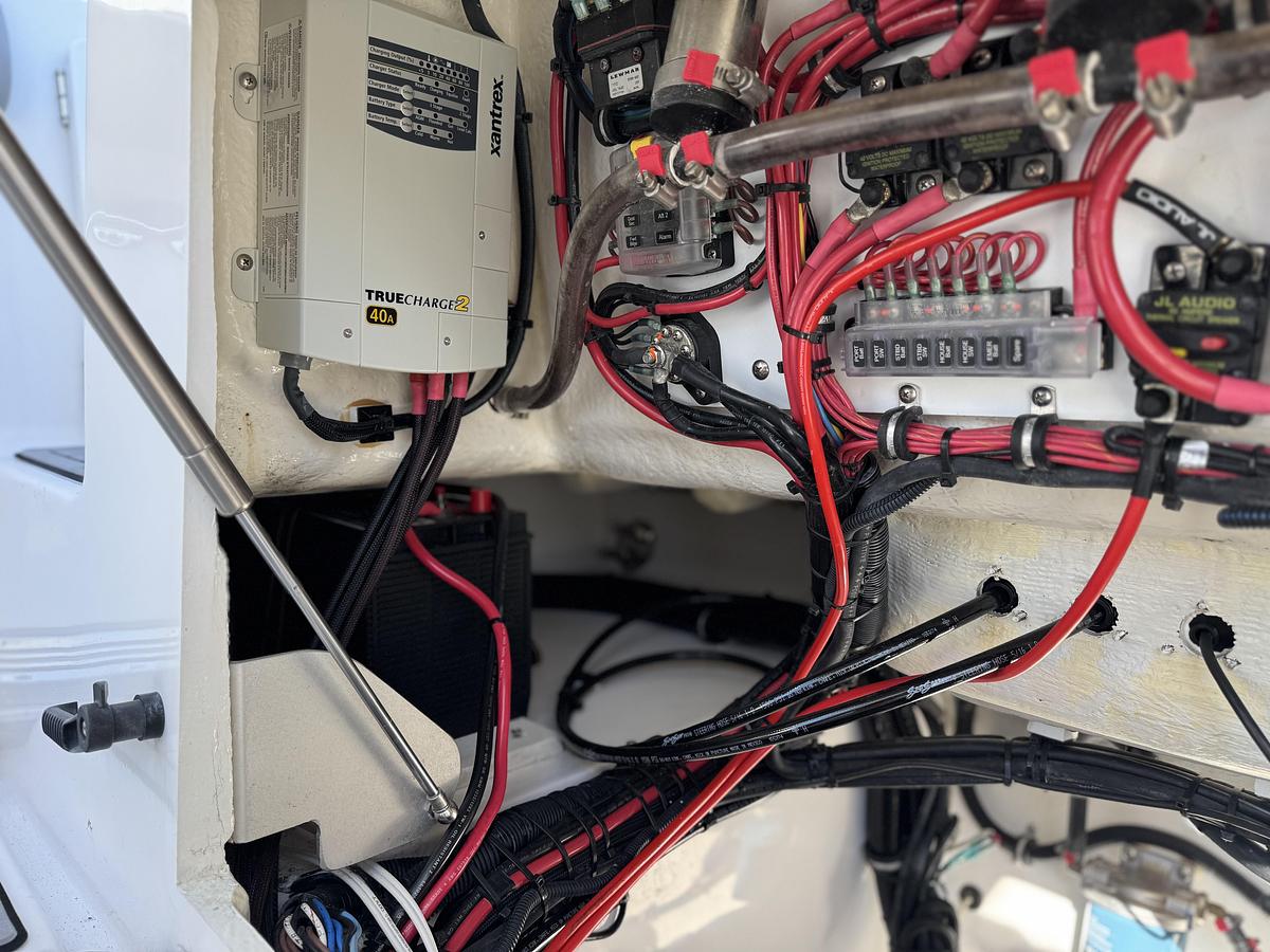 Used 2021 Everglades 295 Center Console