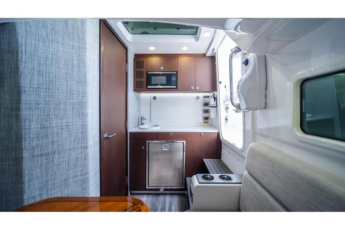 Used 2023 Everglades 455