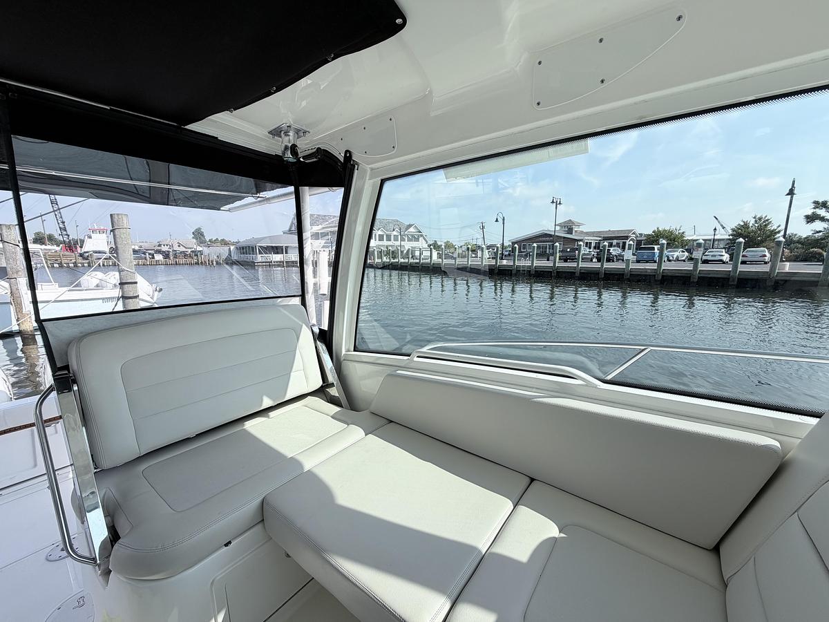 Used 2017 Boston Whaler 315 Conquest