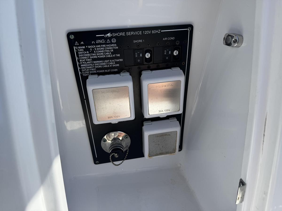 Used 2018 Monterey 355 Sport Yacht