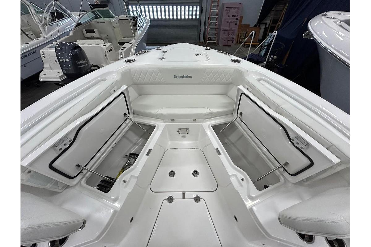 2024 Everglades 285 Center Console