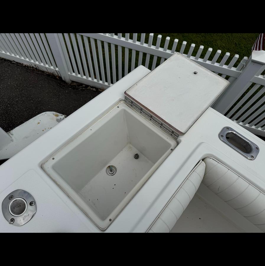 Used 2001 Regulator  26FS