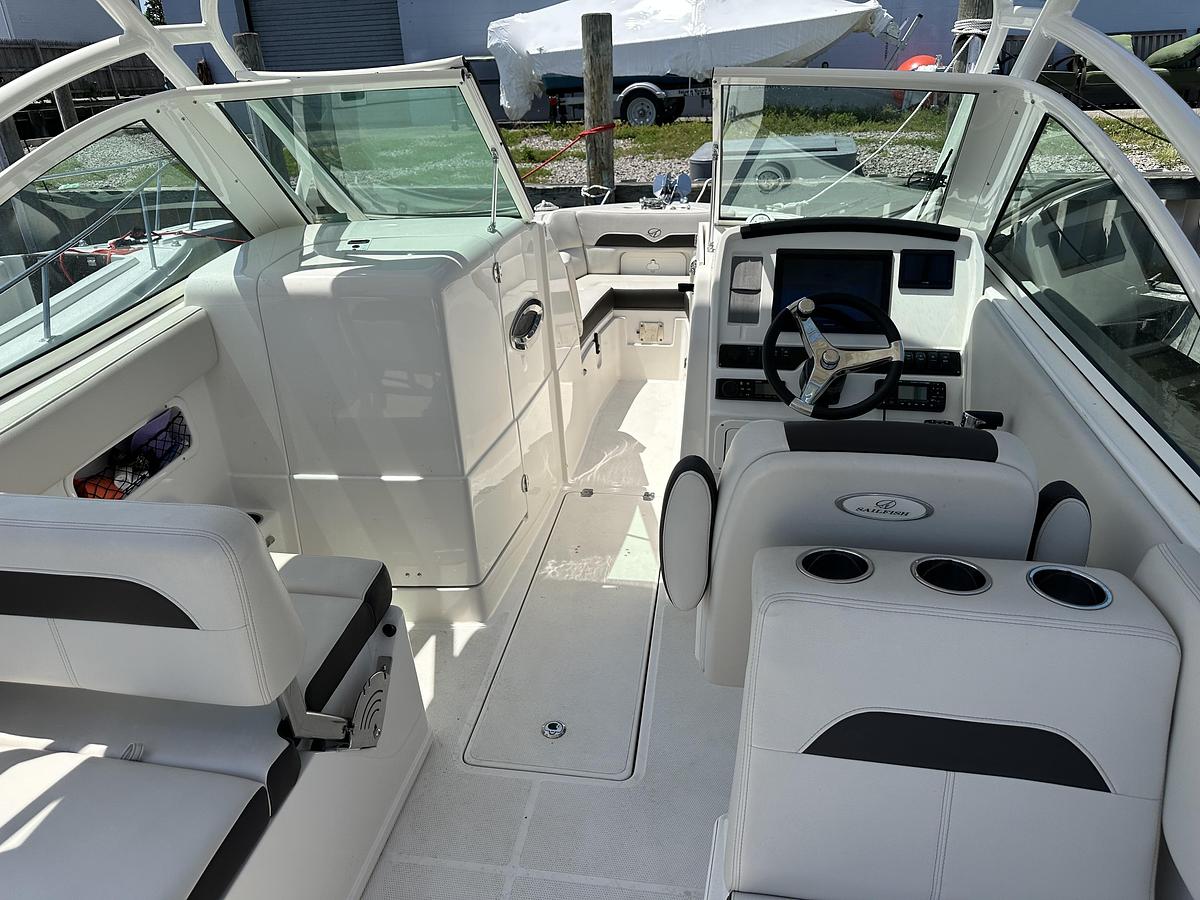 Used Sailfish 245dc