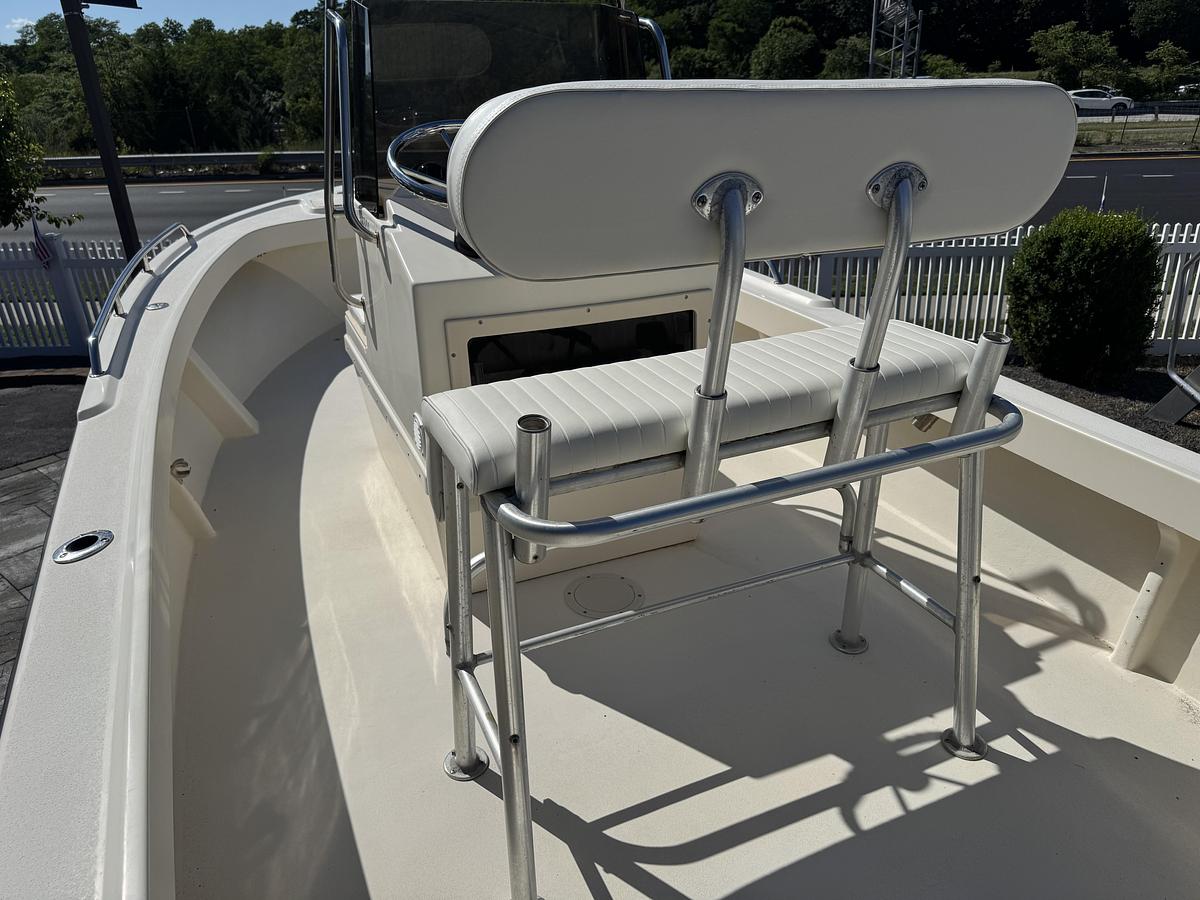 Used 2002 Parker 1801 Center Console