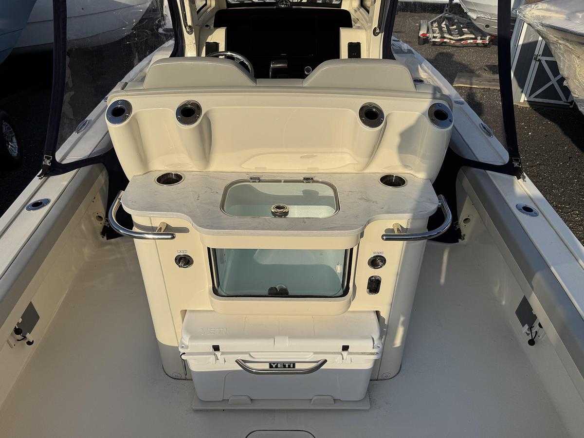 Used 2024 Scout 281 xss Carbon