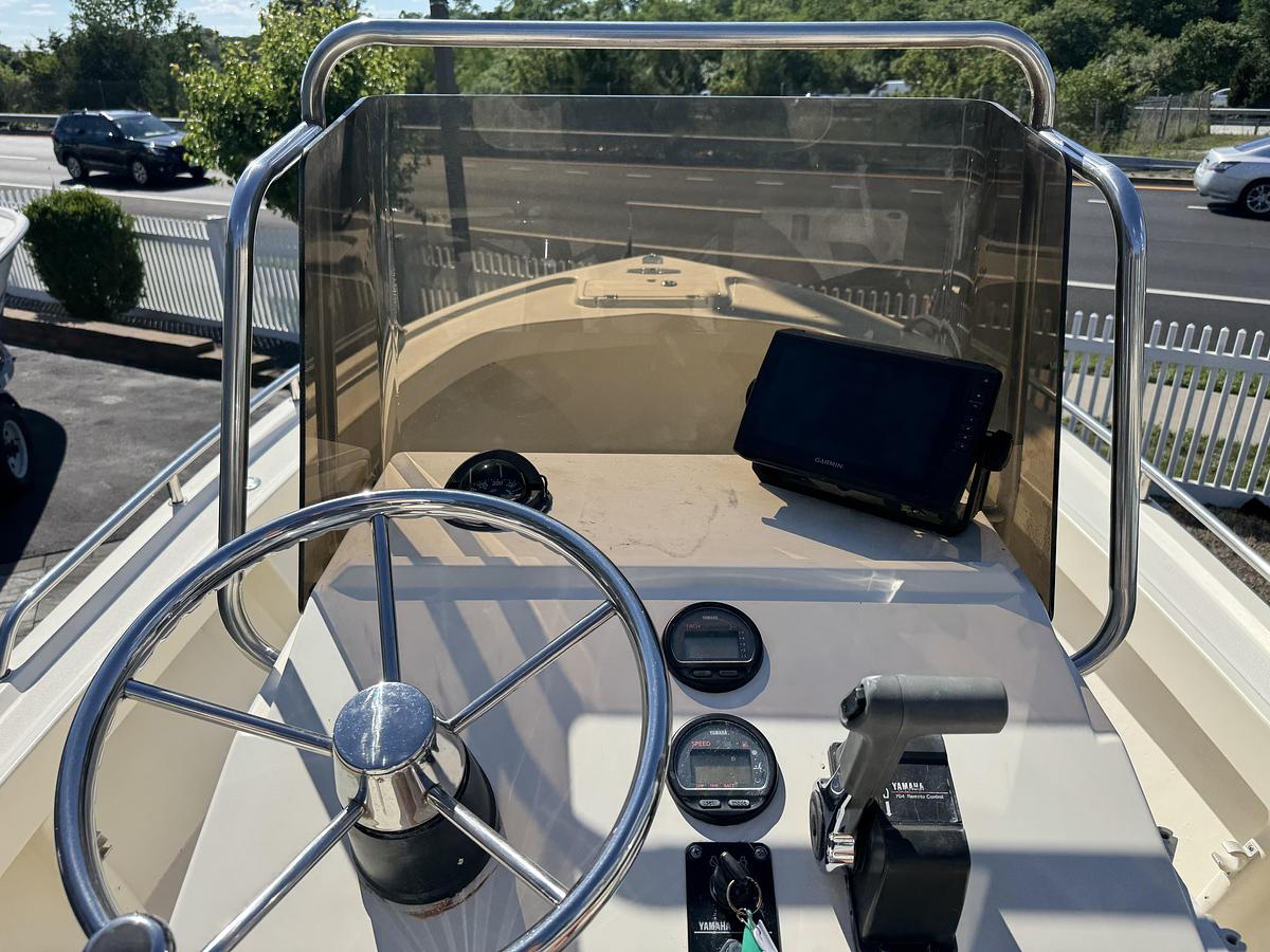 Used 2002 Parker 1801 Center Console