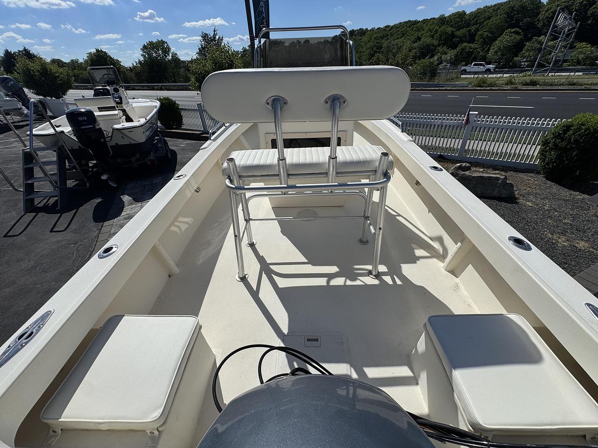 Used 2002 Parker 1801 Center Console