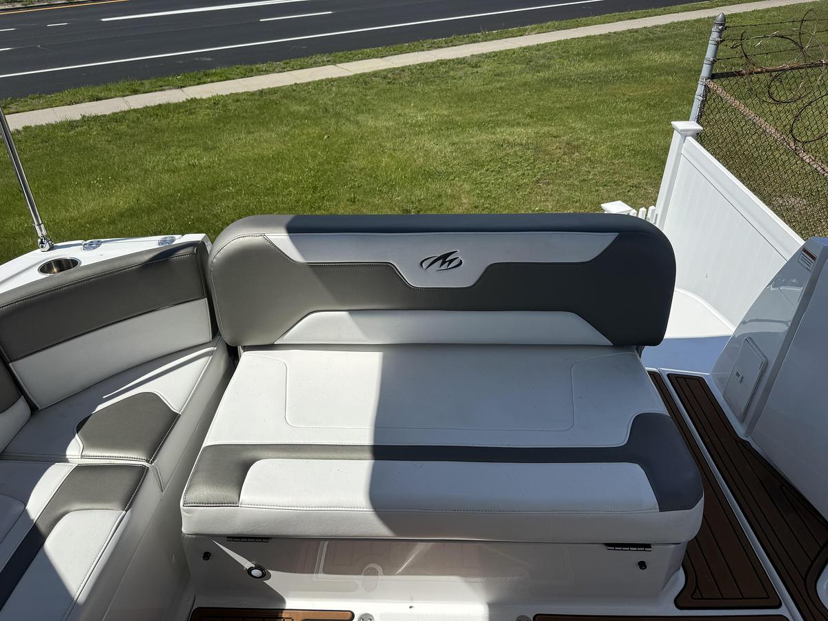 Used 2018 Monterey 355 Sport Yacht