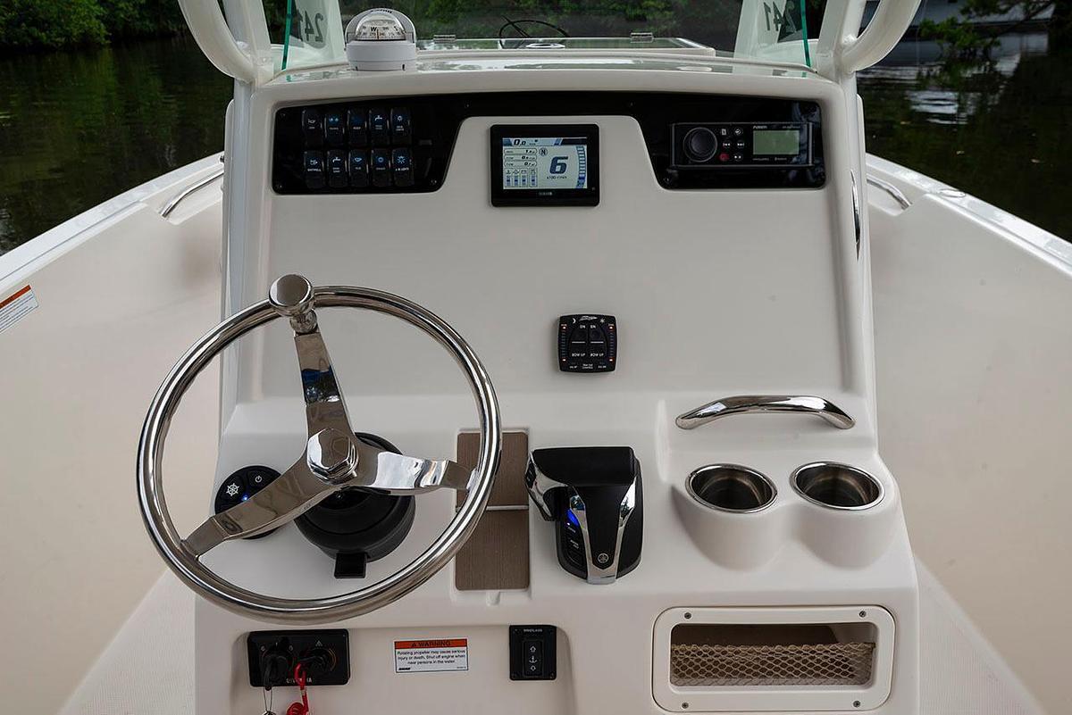 2025 Sailfish 241 CC