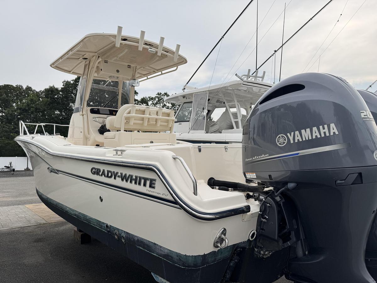 Used 2016 Grady-White 257 Advance CC