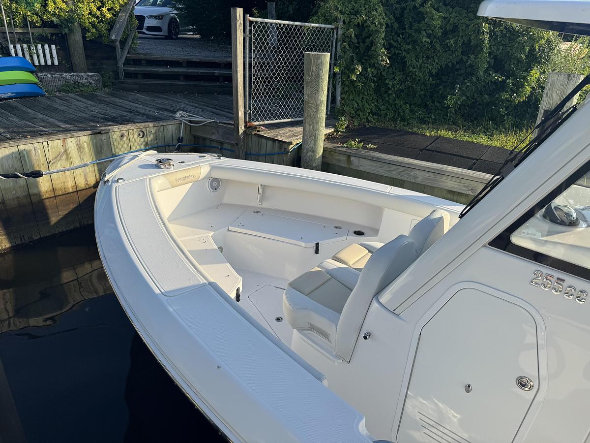 Used 2016 Everglades 255cc