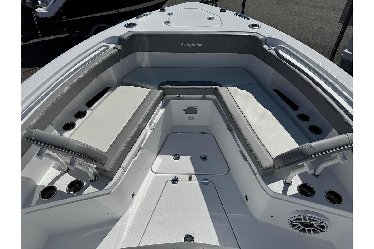 2025 Everglades 285 Center Console