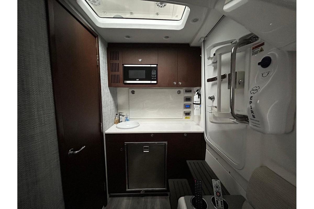 Used 2023 Everglades 455