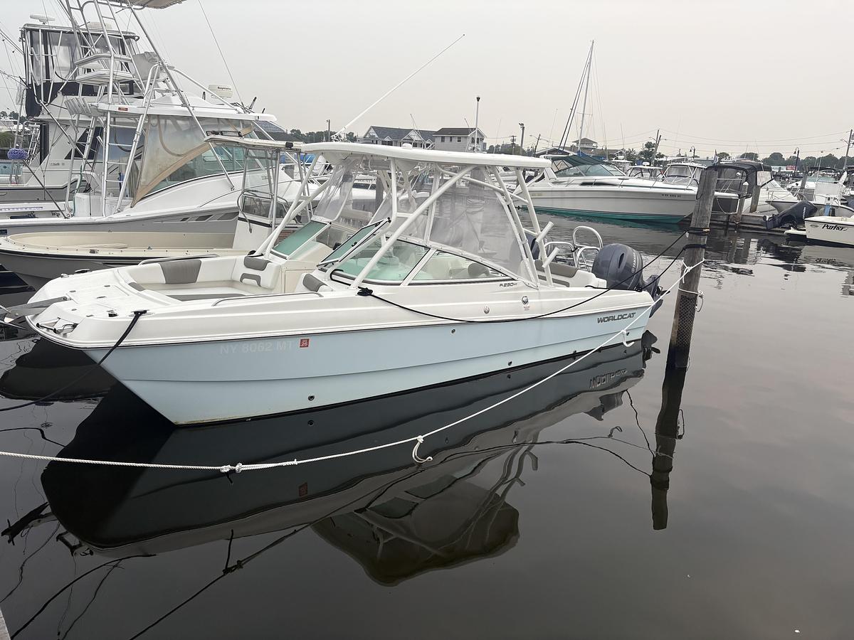 Used 2023 World Cat 230SD