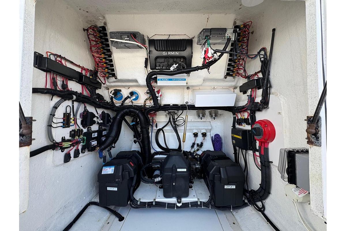 Used 1999 Marlin 350 SF