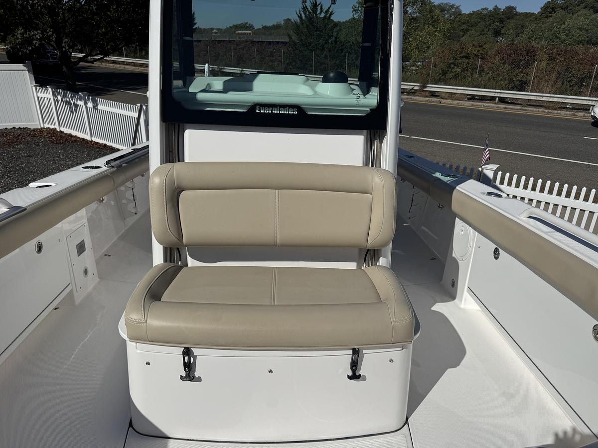 Used 2019 Everglades 273 Center Console