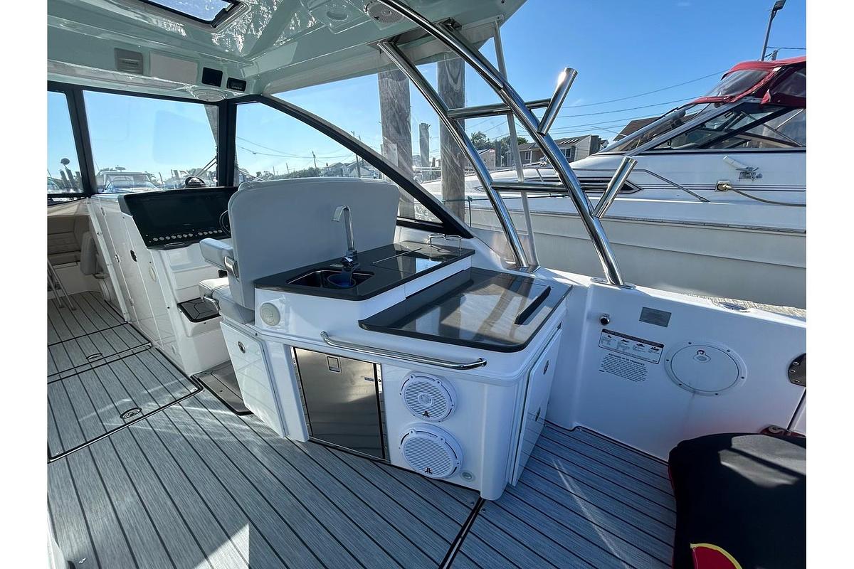 Used 2019 Everglades 340DC