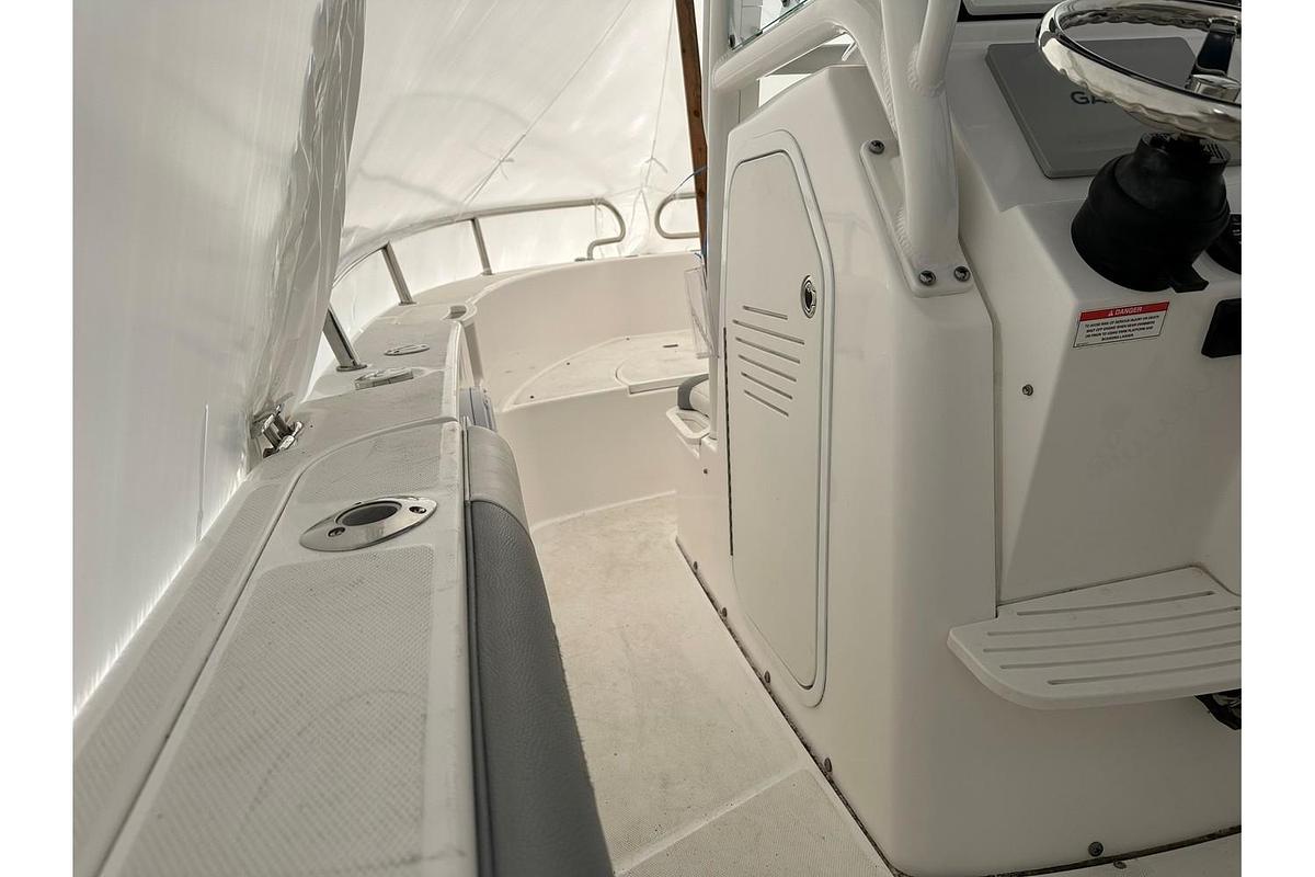 Used 2018 Everglades Boats 230CC