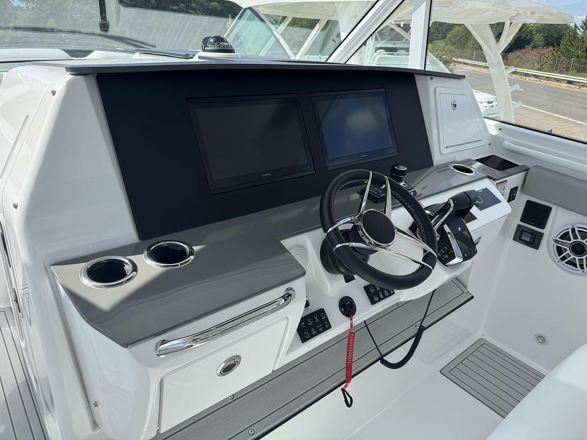 2026 Everglades 367CX