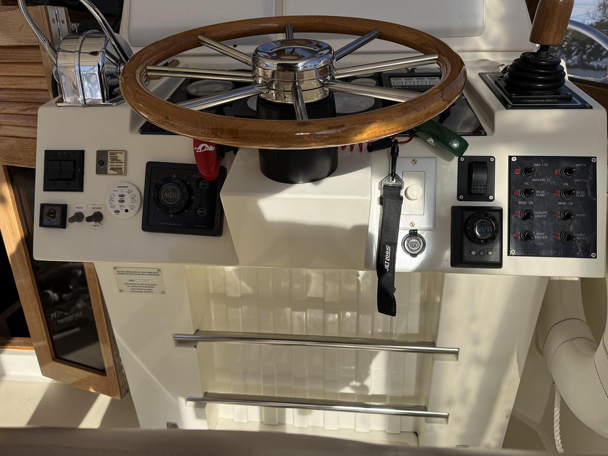 Used 2000 Littlel Harbor Whisper Jet 34