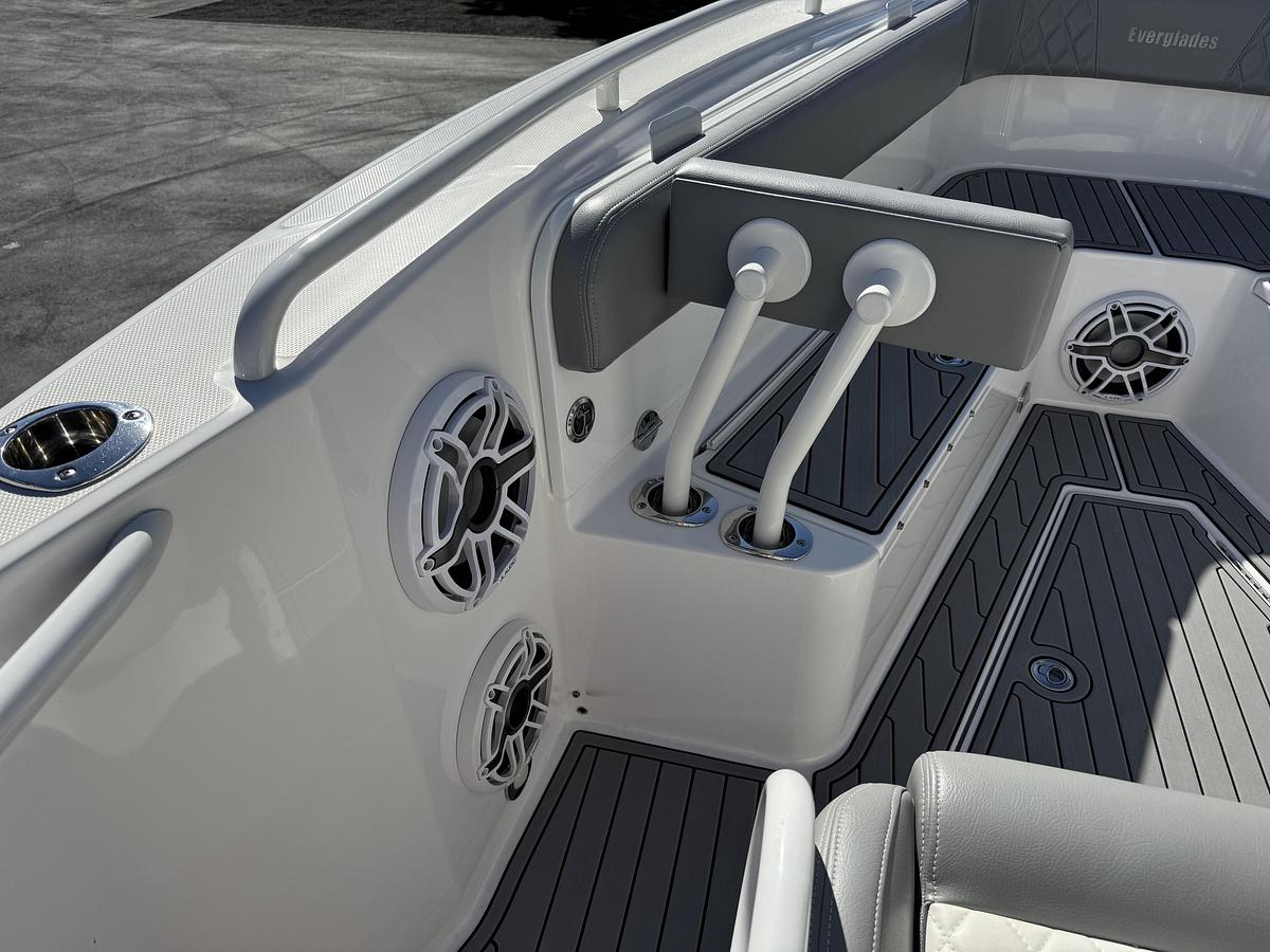 Used 2021 Everglades 295 Center Console