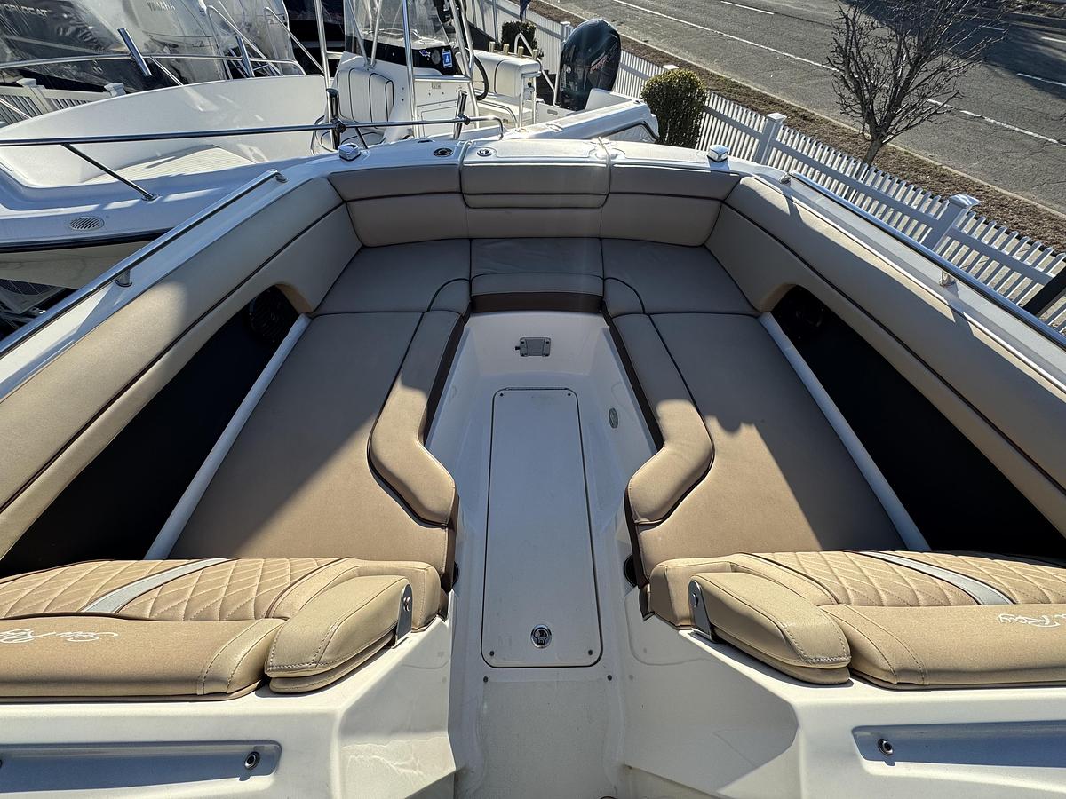 Used 2016 Sea Ray 270SDX