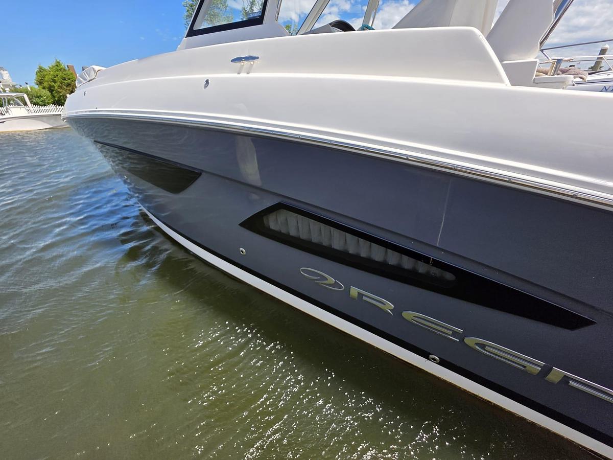 Used 2020 Regal 330SAV