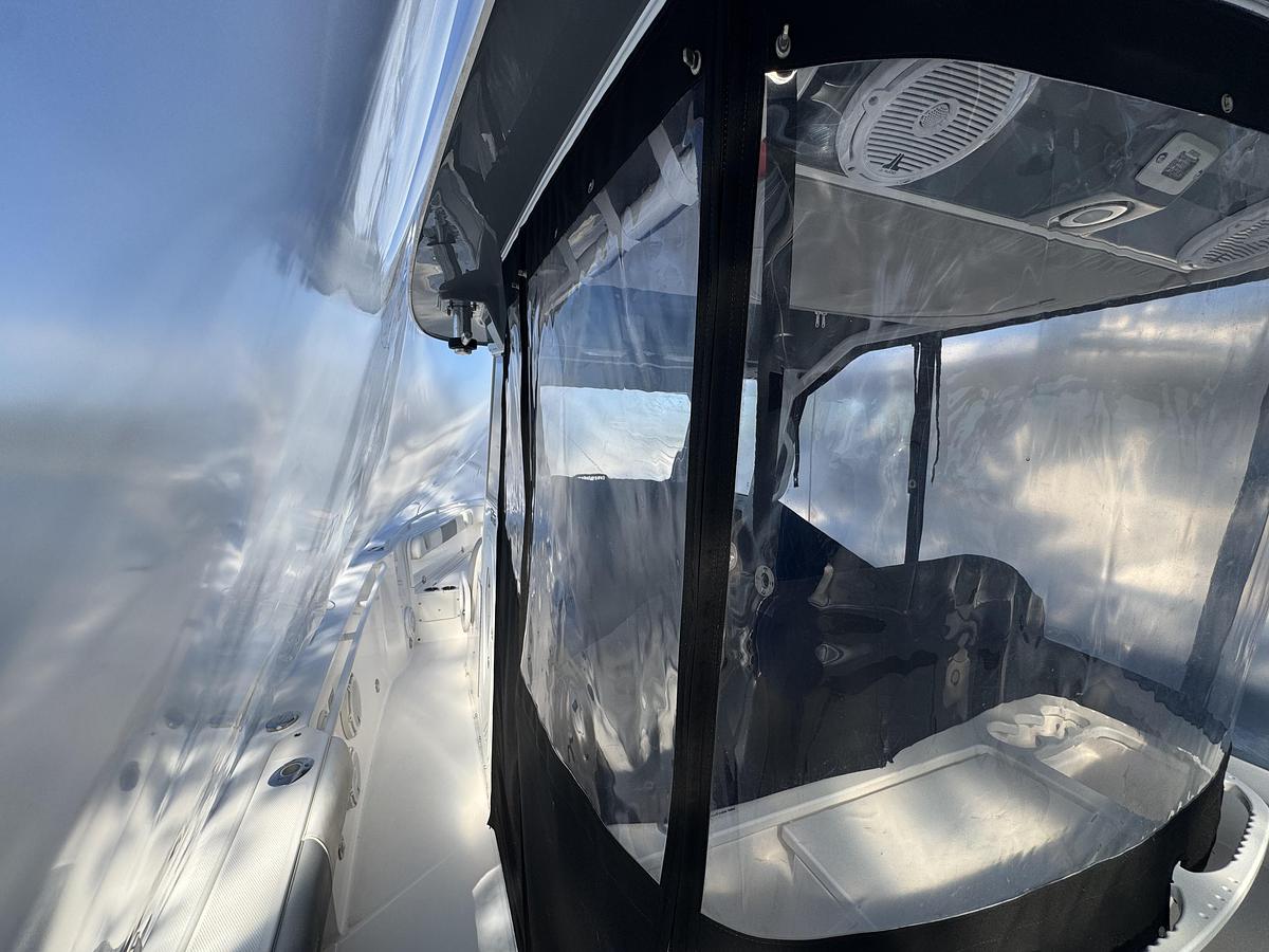 Used 2019 Everglades 295 Center Console