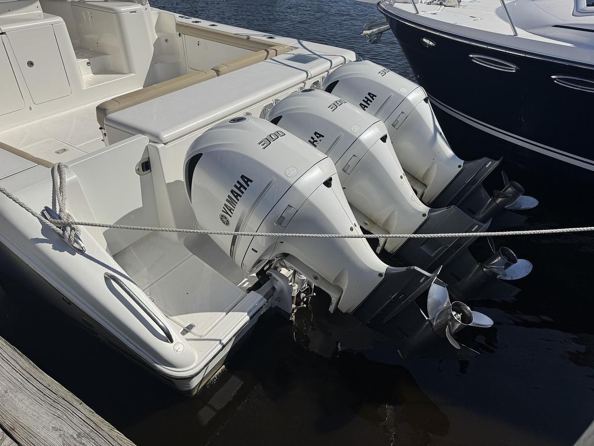 Used 2020 Pursuit 385OS