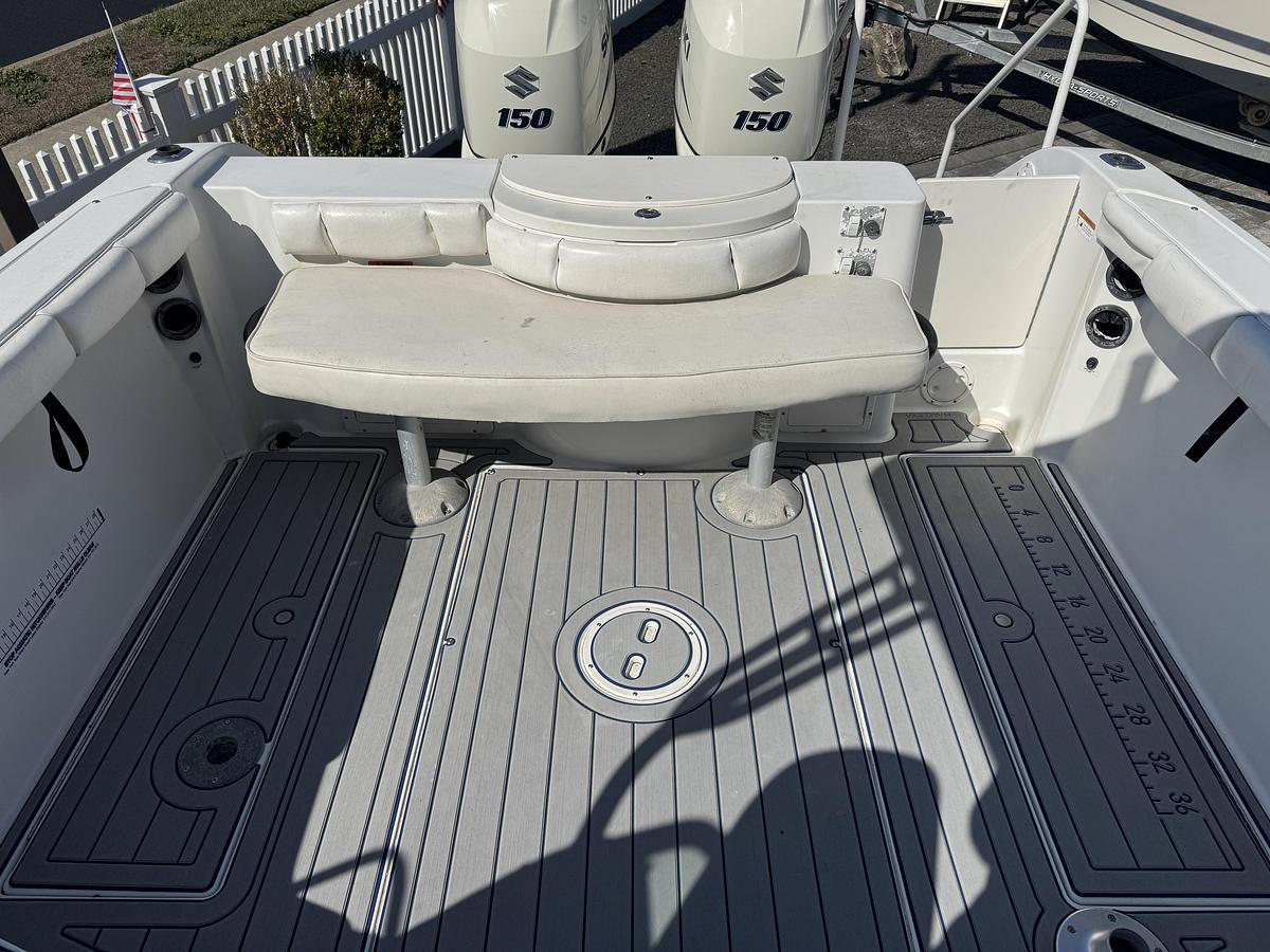 Used 2004 Seaswirl Striper 2601