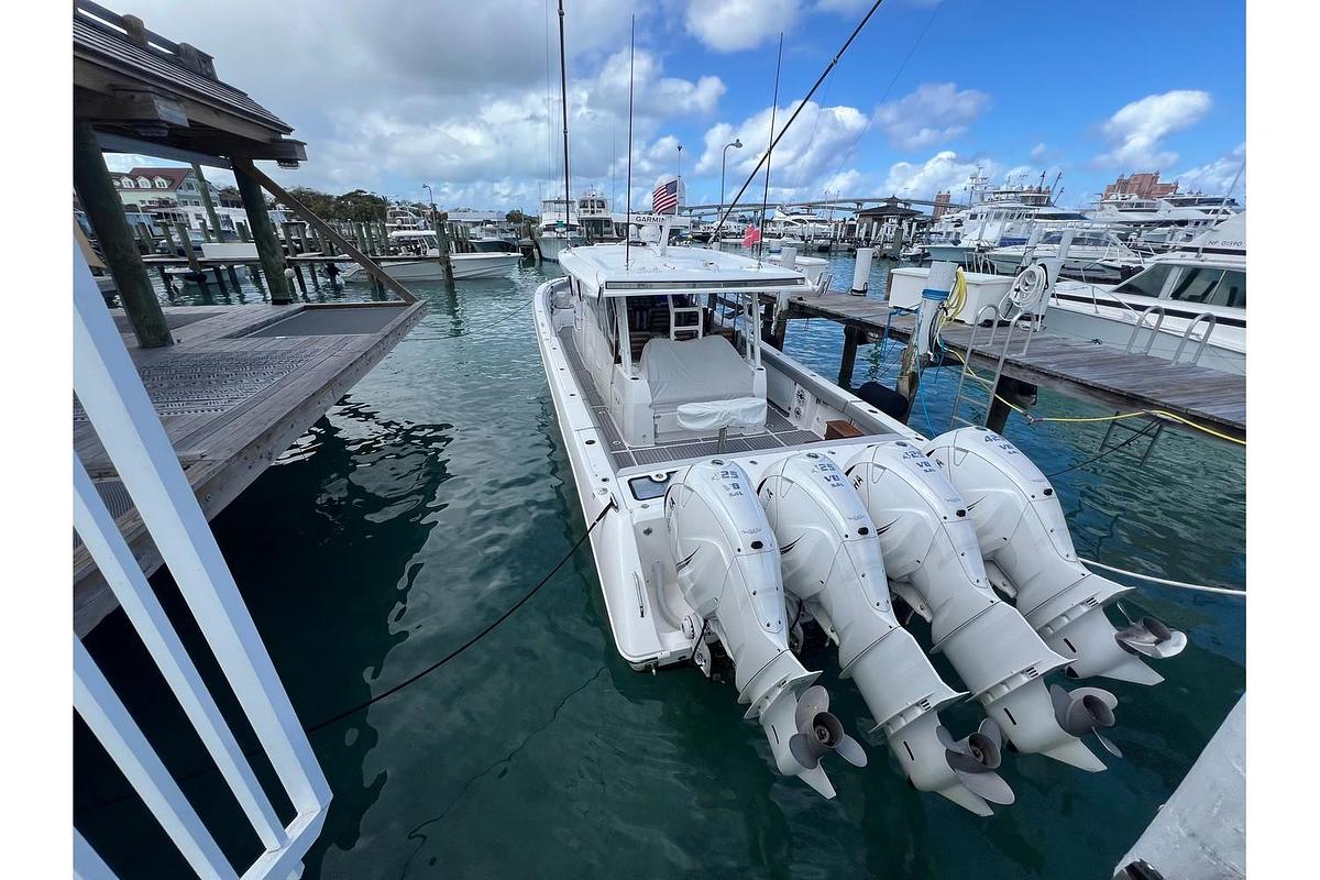 Used 2023 Everglades 455