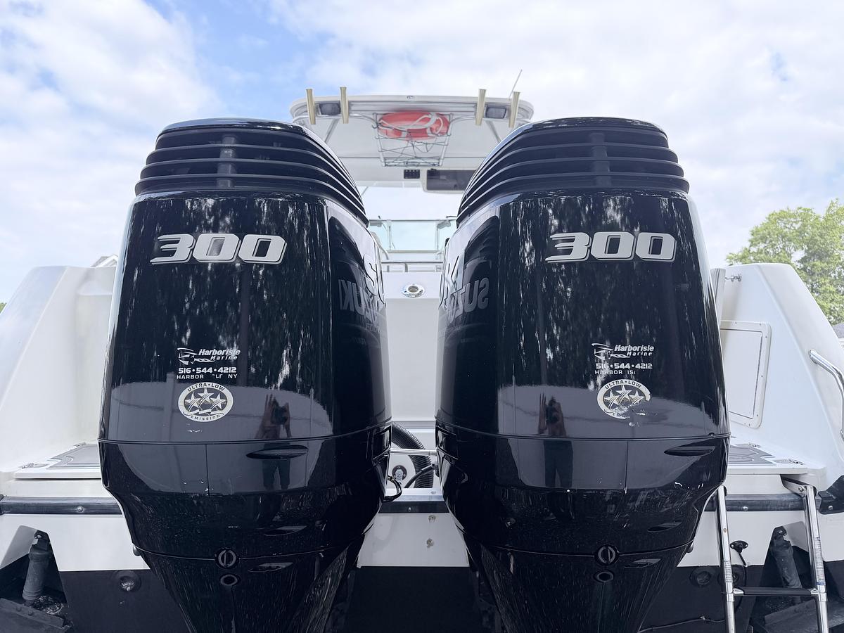 Used 2002 Boston Whaler 295 Conquest