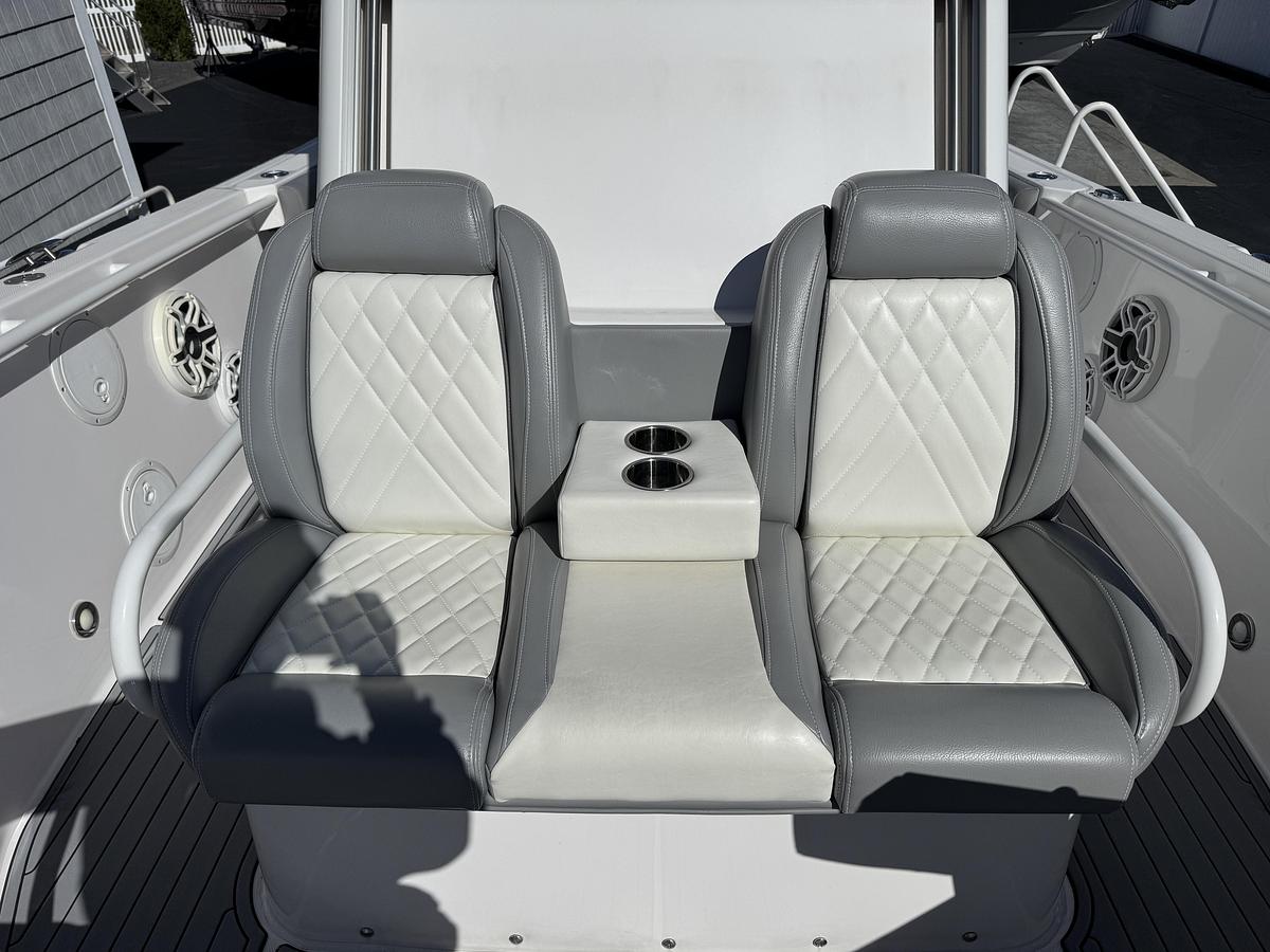 Used 2021 Everglades 295 Center Console