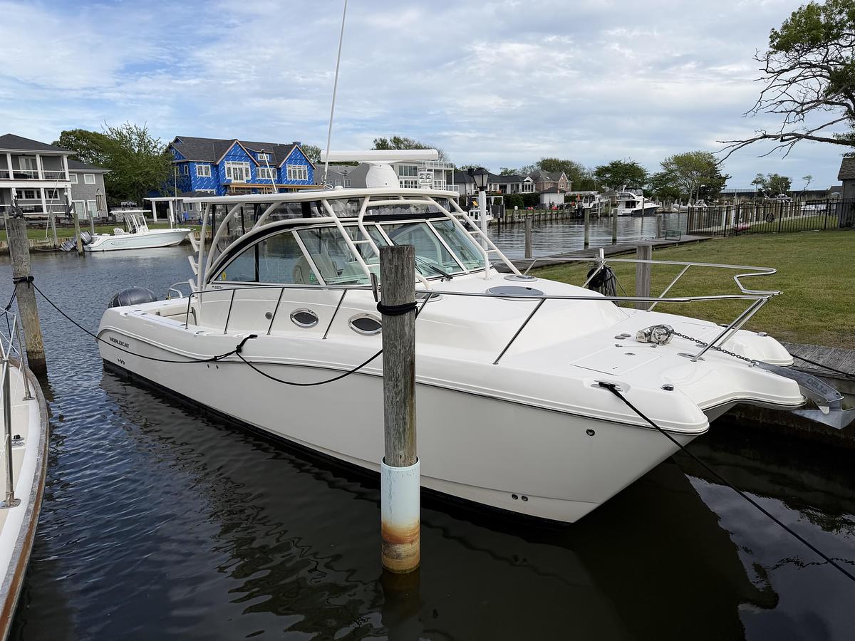 Used 2016 World Cat 320EC