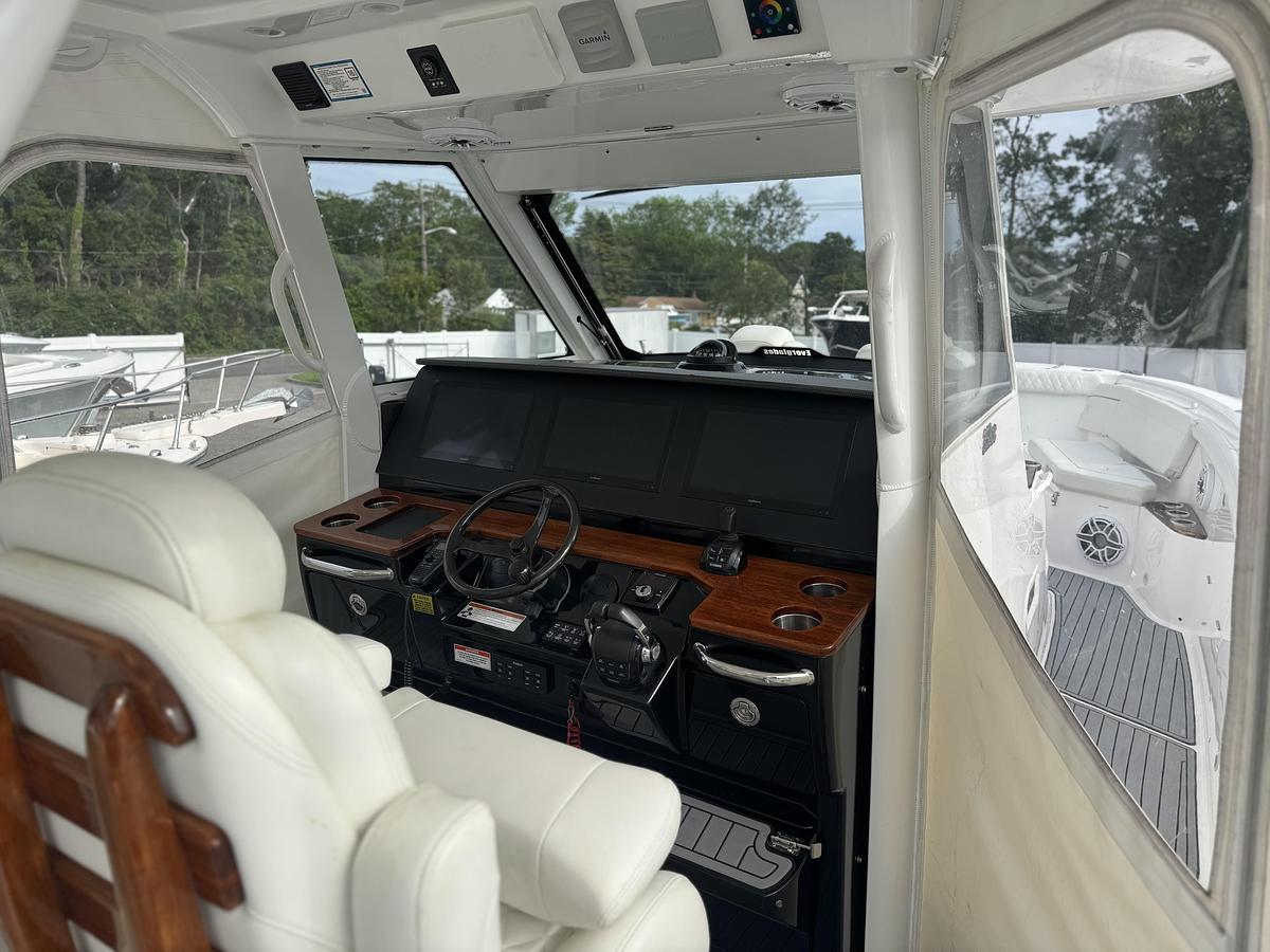 Used 2021 Everglades 395 Center Console