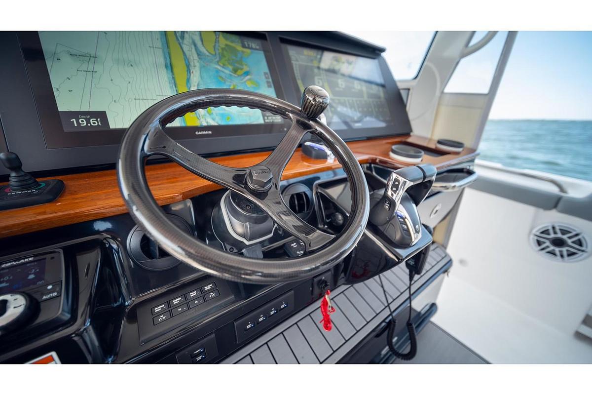 Used 2023 Everglades 455